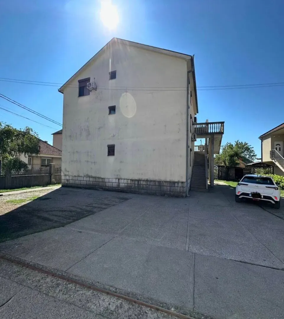 Prodaja, kuća, 270m², Tološi, Podgorica