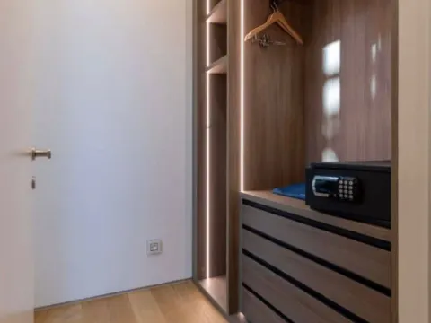 Prodaja, četvorosoban stan, 519m², Dukley Gardens, Budva - image 13