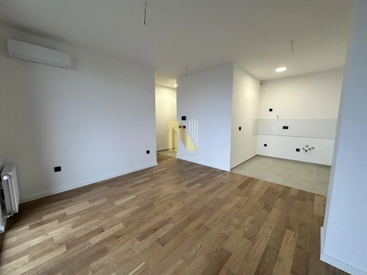 Izdavanje, poslovni prostor, 46m², Sajmište, Novi Sad