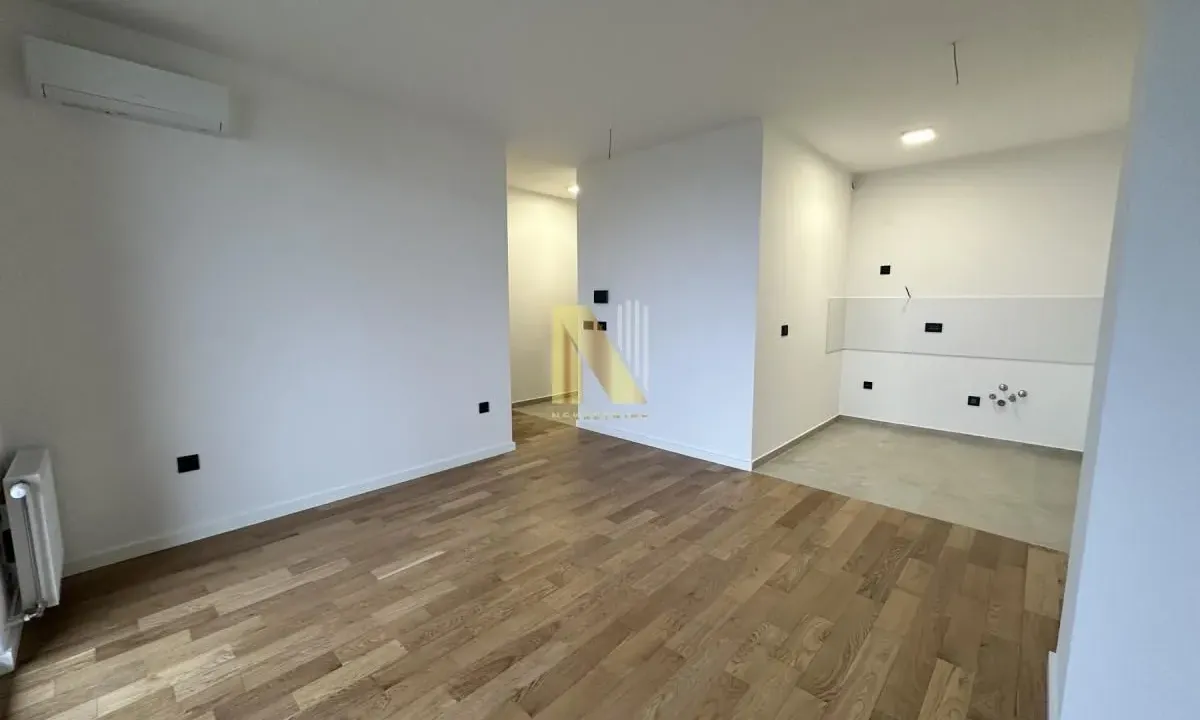 Izdavanje, poslovni prostor, 46m², Sajmište, Novi Sad