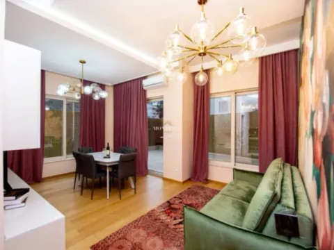 Izdavanje, dvosoban stan, 60m², Budva, Crna Gora