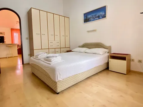 Rent, two bedroom apartment, 80m², Centar, Budva - image 11