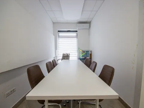 Izdavanje, poslovni prostor, 98m², Stari Aerodrom, Podgorica - image 8