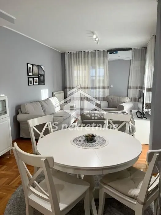 Rent, two bedroom apartment, 46m², Vračar Hram, Vračar Sve Podlokacije