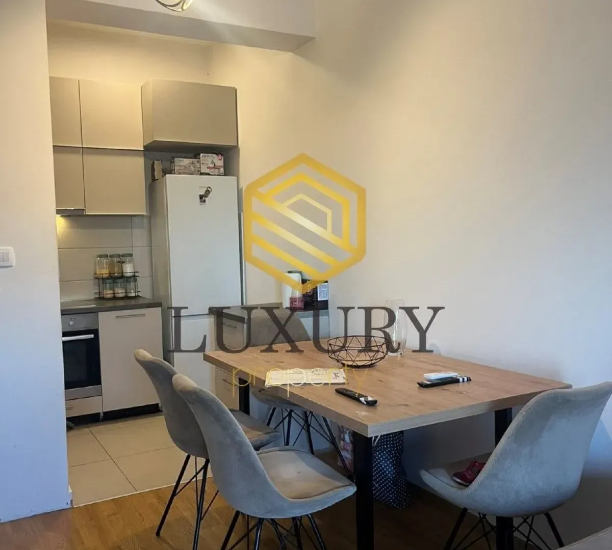 Izdavanje, jednosoban stan, 40m², Zagorič, Podgorica