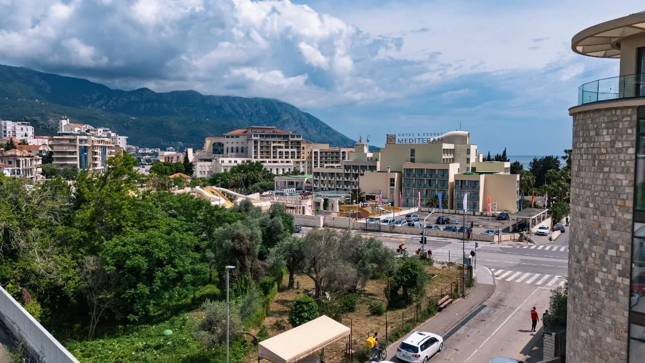 Sale, two bedroom apartment, 56m², Bečići, Budva