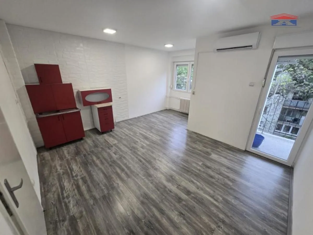 Izdavanje, dvosoban stan, 54m², Železnička Stanica, Novi Sad Sve Podlokacije