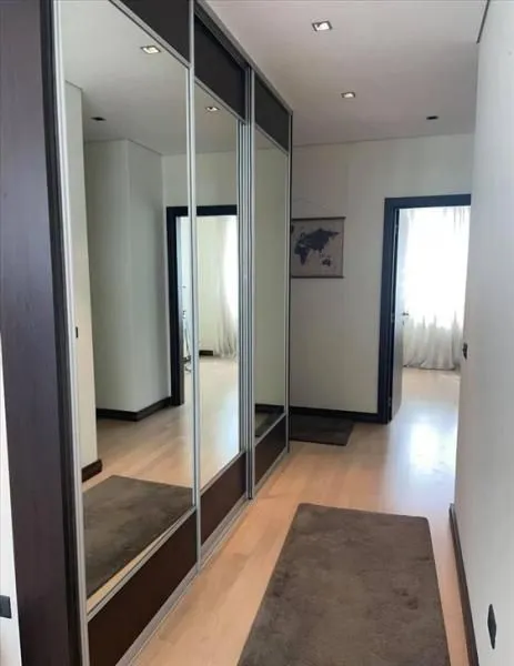 Izdavanje, trosoban stan, 110m², Čubura, Beograd