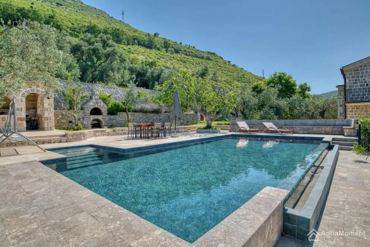 Sale, house, 500m², Reževići, Budva