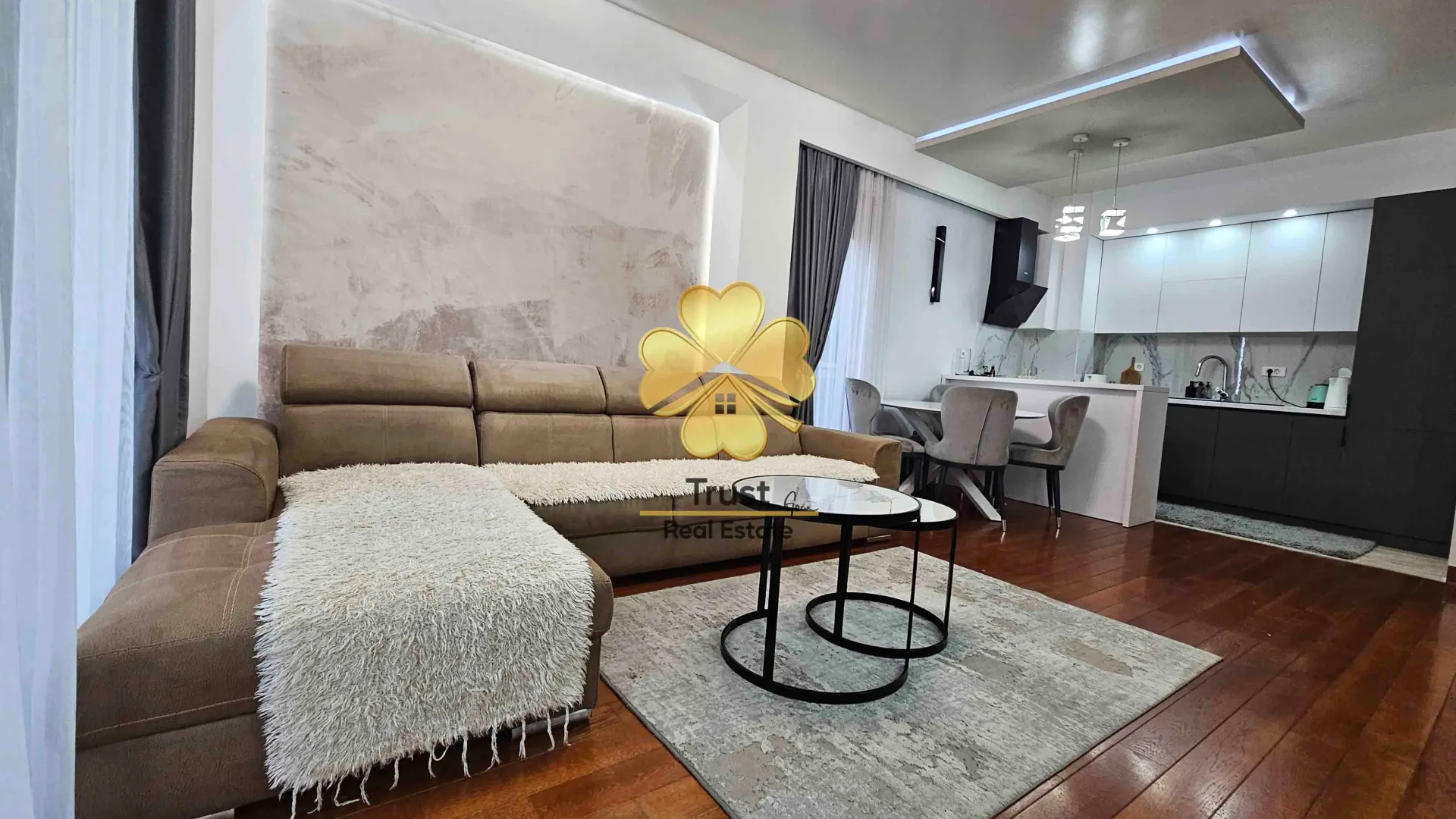 Izdavanje, dvosoban stan, 80m², Momišići, Podgorica