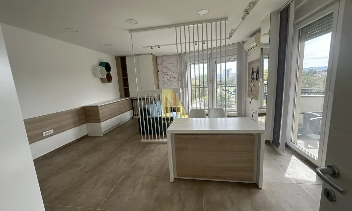 Izdavanje, poslovni prostor, 90m², Nova Detelinara, Novi Sad Sve Podlokacije