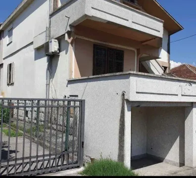 Prodaja, kuća, 266m², Blok 5, Podgorica - image 3