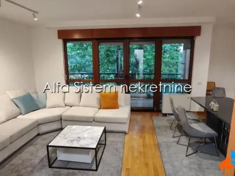 Izdavanje, četvorosoban stan, 120m², Kalenić Pijaca, Vračar Sve Podlokacije - image 1