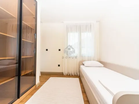 Izdavanje, kuća, 280m², Stari Aerodrom, Podgorica - image 19