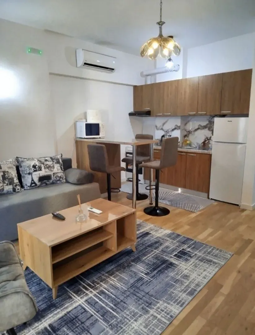 Izdavanje, garsonjera, 34m², Centar, Bar