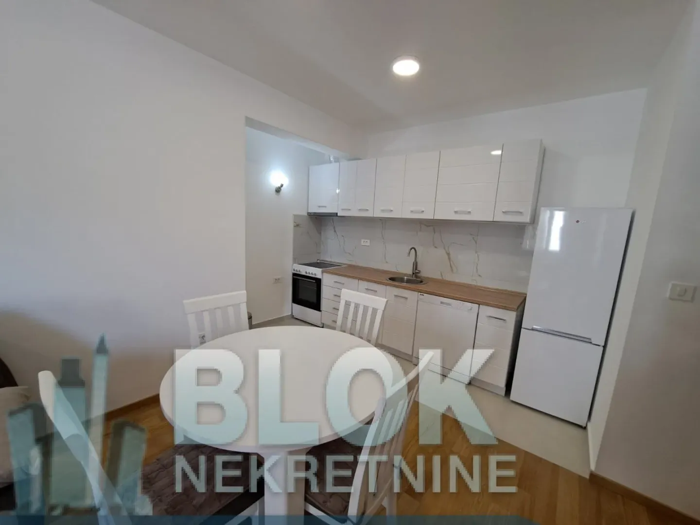 Izdavanje, jednosoban stan, 50m², New City, Podgorica