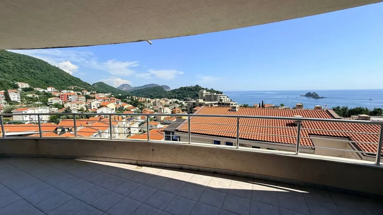 Sale, two bedroom apartment, 85m², Petrovac, Budva