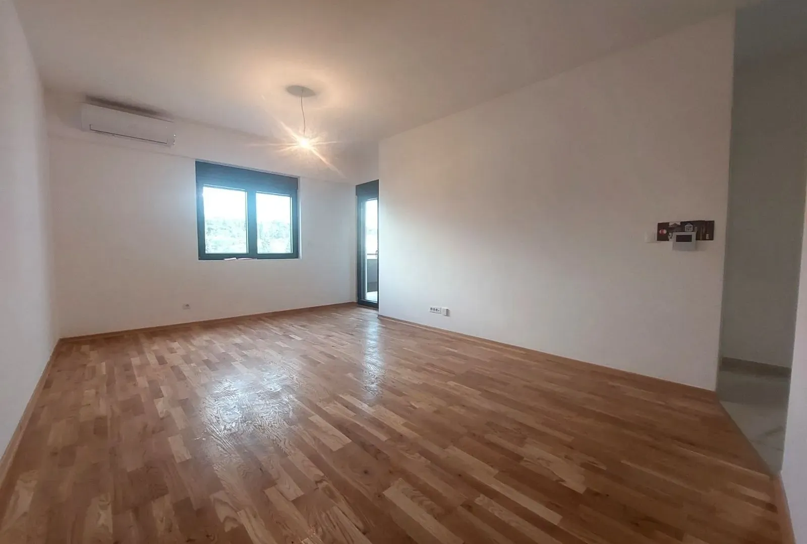 Izdavanje, jednosoban stan, 56m², Zagorič, Podgorica