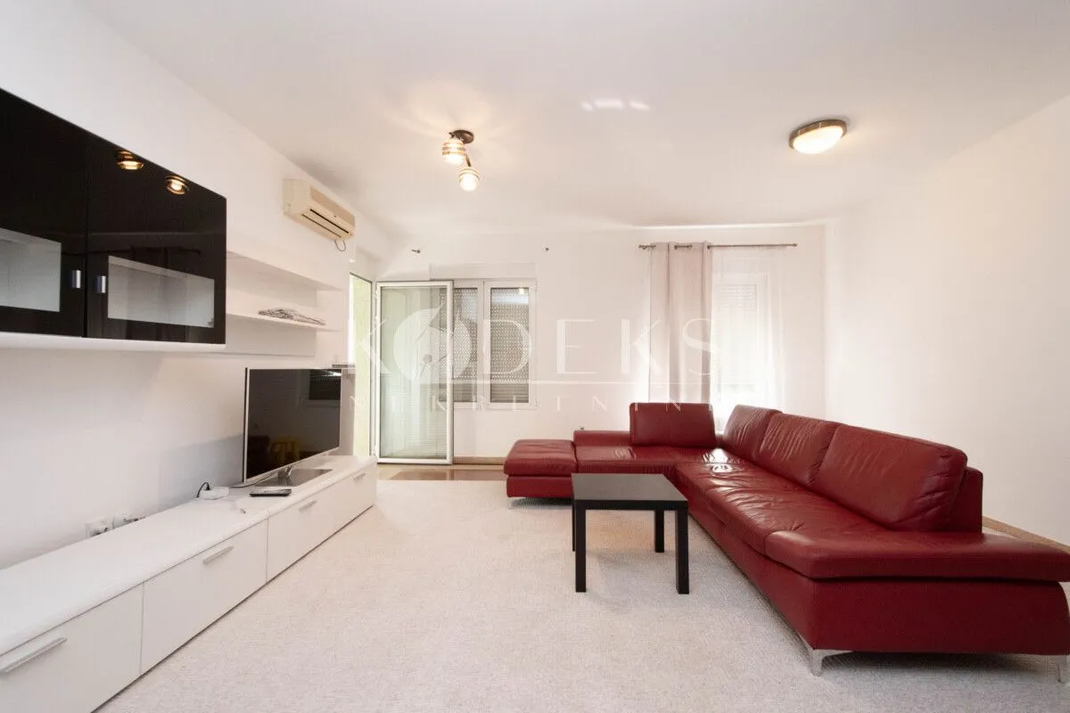 Izdavanje, dvosoban stan, 69m², Ljubović, Podgorica