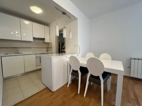 Izdavanje, dvosoban stan, 54m², Centar, Novi Sad - image 4