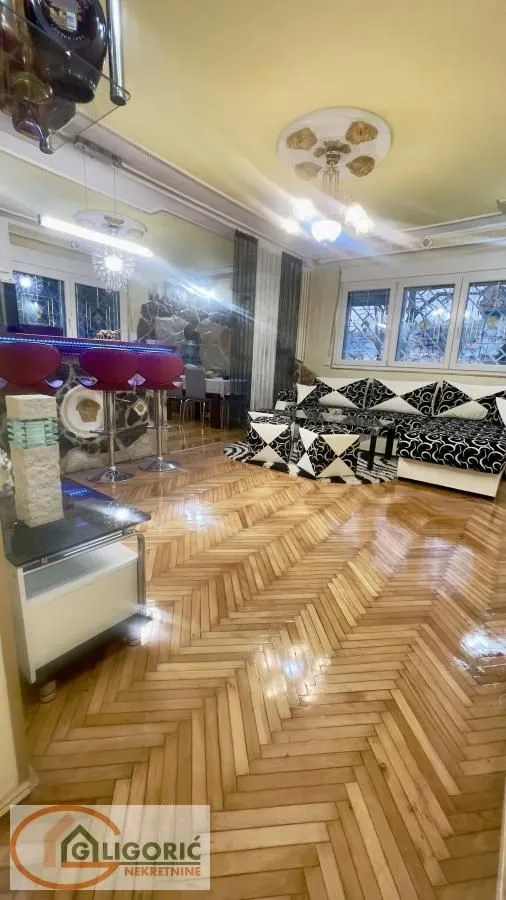 Prodaja, trosoban stan, 57m², Karaburma, Palilula Sve Podlokacije