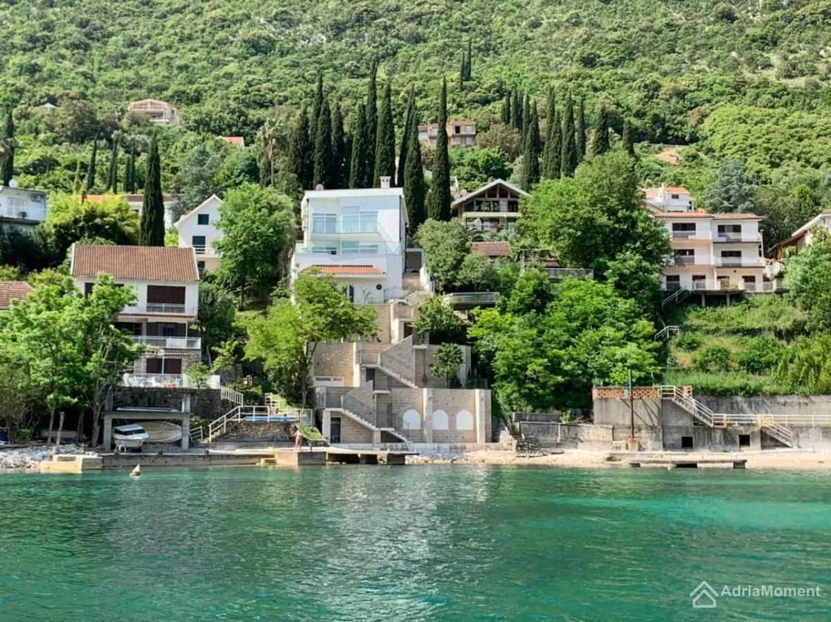 Prodaja, kuća, 285m², Sutorina, Herceg Novi