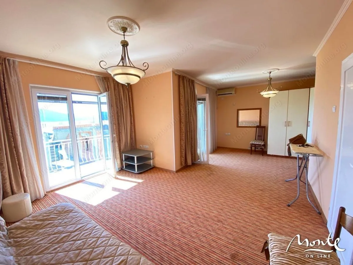 Prodaja, kuća, 180m², Tivat, Crna Gora