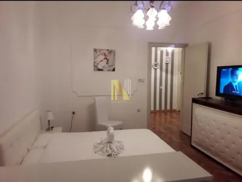 Prodaja, garsonjera, 30m², Centar, Novi Sad - image 1