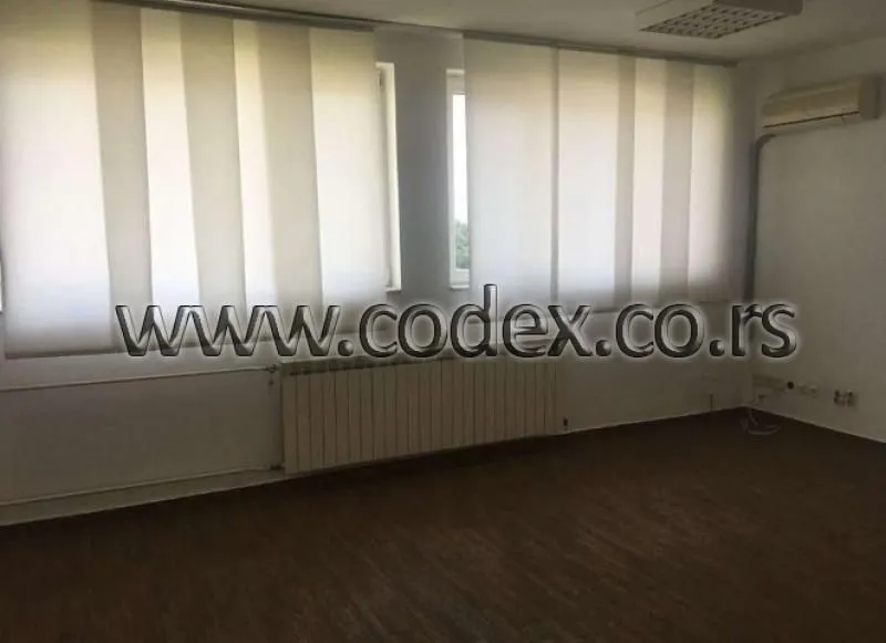 Izdavanje, poslovni prostor, 200m², Zemun Bačka, Zemun Sve Podlokacije