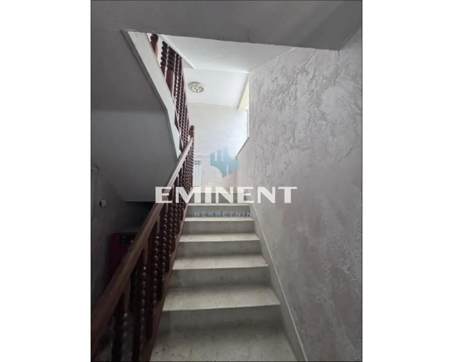 Sale, house, 265m², Voždovac Sve Podlokacije, Beograd