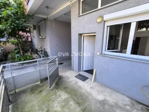 Izdavanje, garsonjera, 23m², Novi Sad, Srbija - image 5
