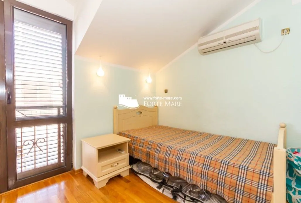 Prodaja, dvosoban stan, 88m², Đenovići, Herceg Novi