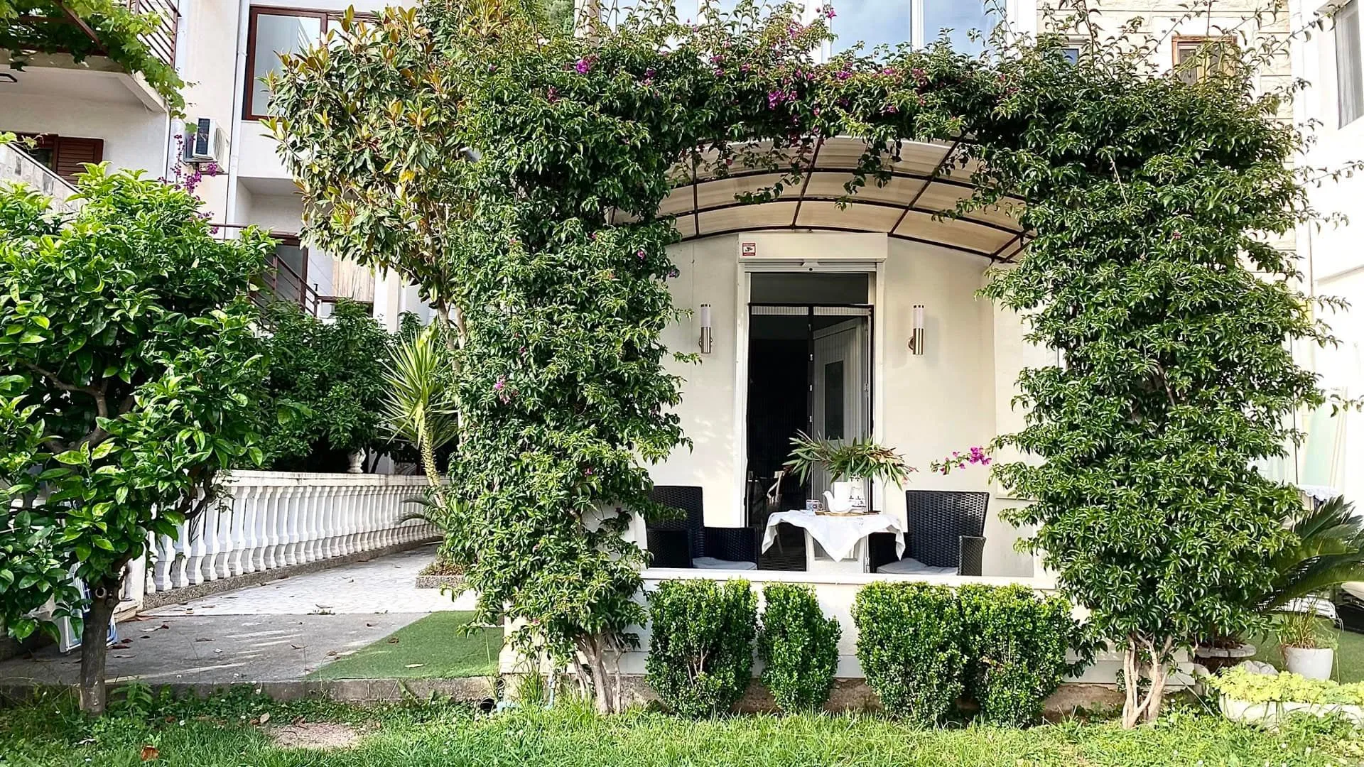 Prodaja, dvosoban stan, 46m², Petrovac, Budva
