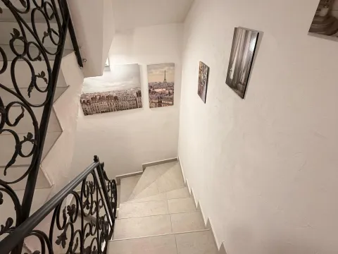 Rent, two bedroom apartment, 80m², Stari Grad, Budva - image 10