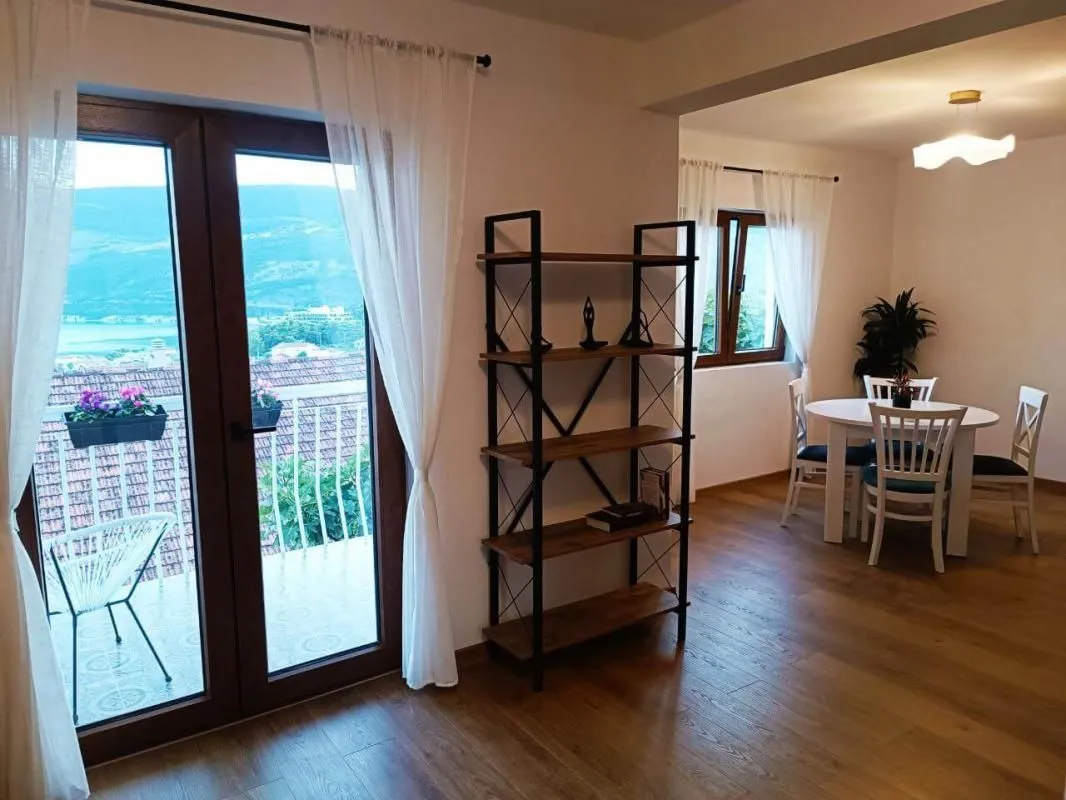 Prodaja, dvosoban stan, 70m², Igalo, Herceg Novi