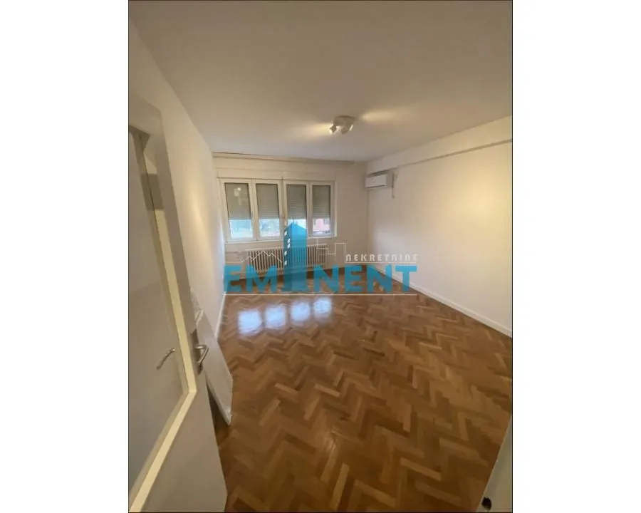 Izdavanje, dvosoban stan, 54m², Čubura, Beograd