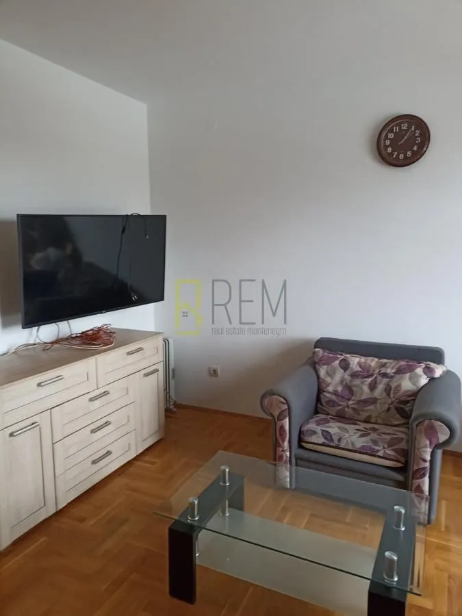 Rent, studio apartment, 37m², Stari Aerodrom, Podgorica