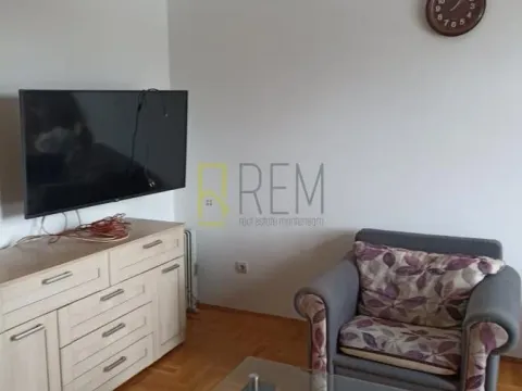 Izdavanje, garsonjera, 37m², Stari Aerodrom, Podgorica - image 3