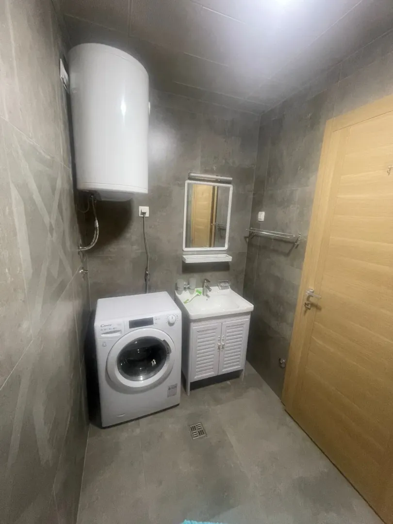 Izdavanje, dvosoban stan, 66m², Pobrežje, Podgorica