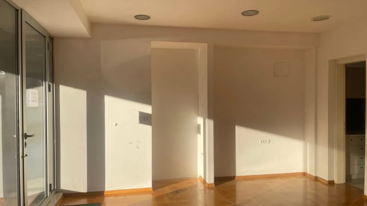 Izdavanje, poslovni prostor, 30m², City Kvart, Podgorica