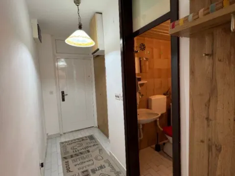 Izdavanje, garsonjera, 25m², Centar, Bar - image 4