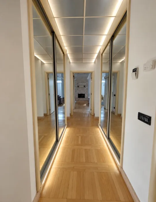 Izdavanje, četvorosoban stan, 148m², Savski Venac, Beograd