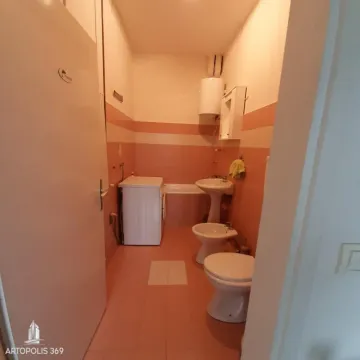 Izdavanje, trosoban stan, 70m², Savski Venac, Beograd - image 7
