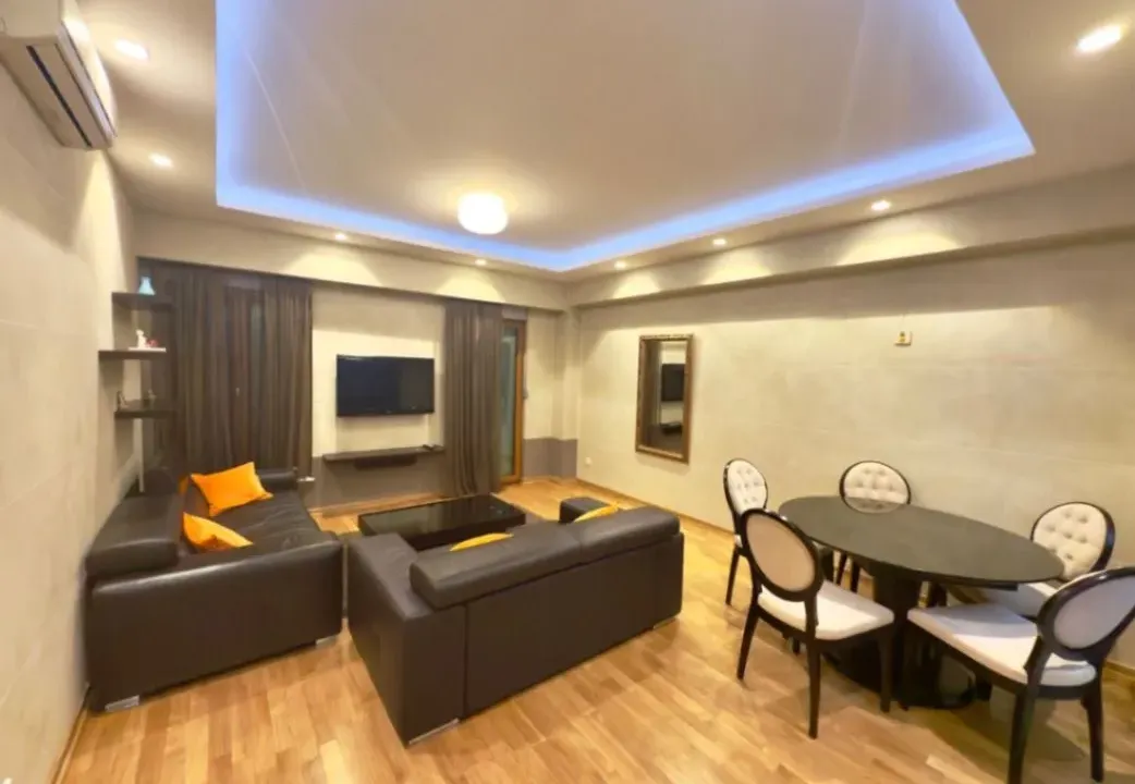 Izdavanje, jednosoban stan, 55m², Centar, Podgorica
