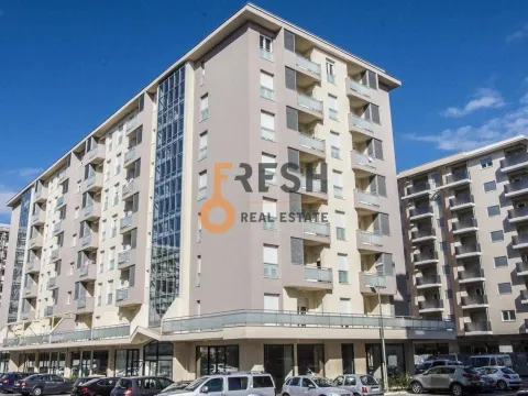 Izdavanje, dvosoban stan, 65m², City Kvart, Podgorica - image 1