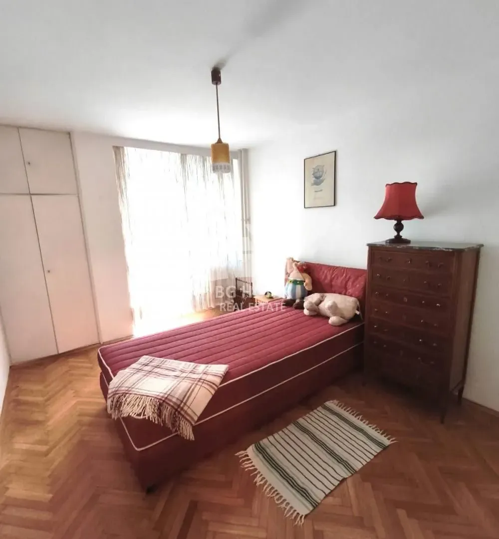 Rent, three bedroom apartment, 87m², Južni Bulevar, Vračar Sve Podlokacije