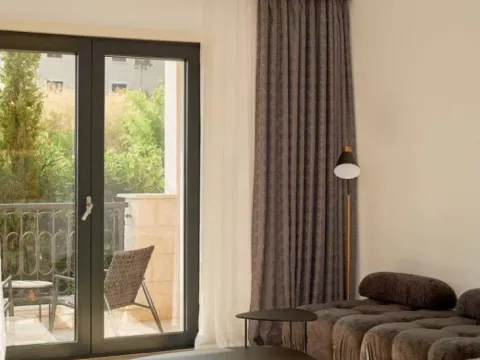 Izdavanje, dvosoban stan, 100m², Luštica Bay, Tivat - image 3