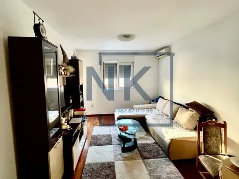 Izdavanje, jednosoban stan, 46m², Stari Aerodrom, Podgorica - image 1