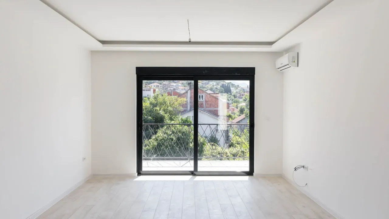 Prodaja, trosoban stan, 82m², Tivat, Crna Gora