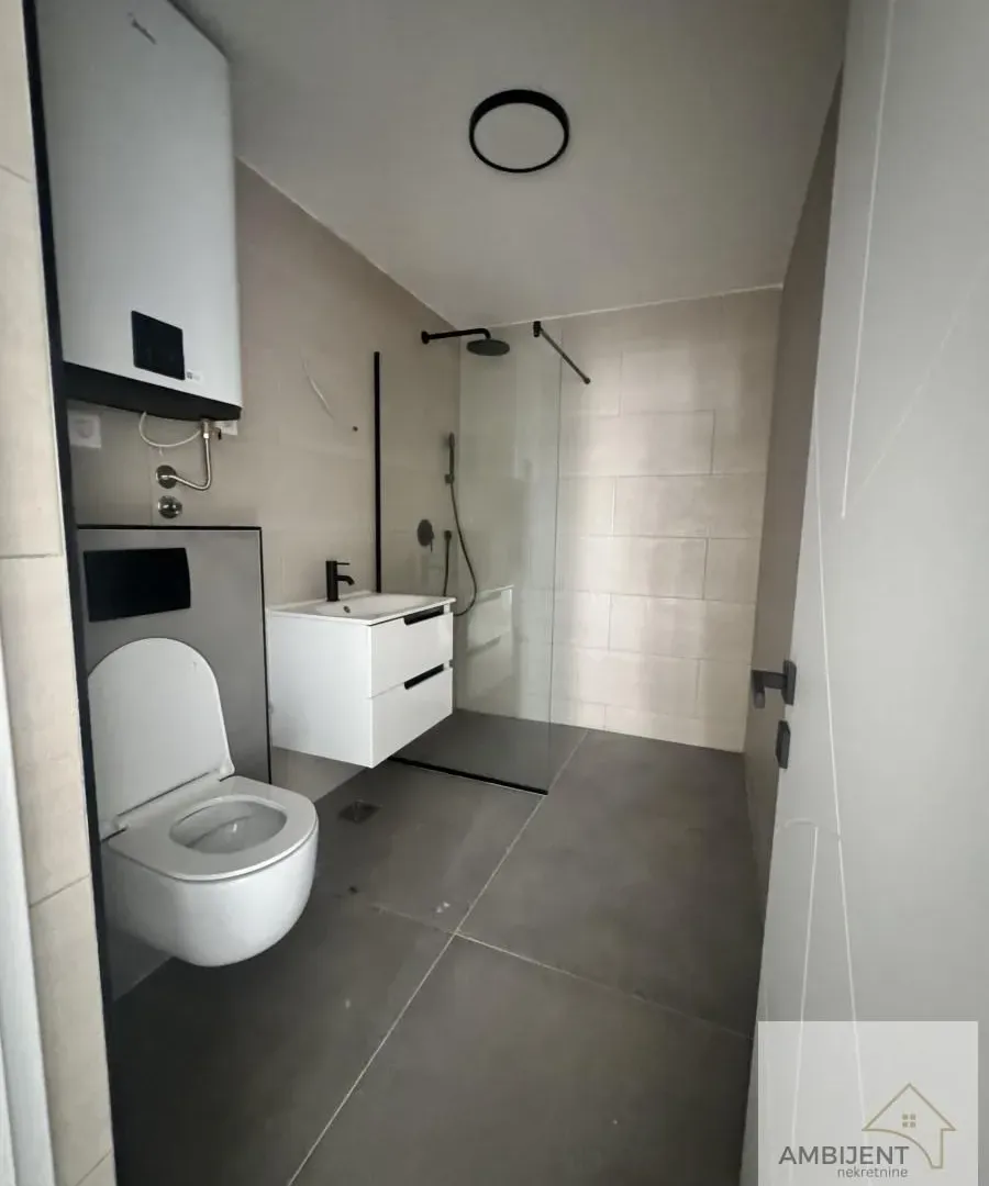 Prodaja, trosoban stan, 77m², Novi Banovci, Stara Pazova